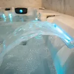 Privatif Pres De Jacuzzi Sauna דירה *