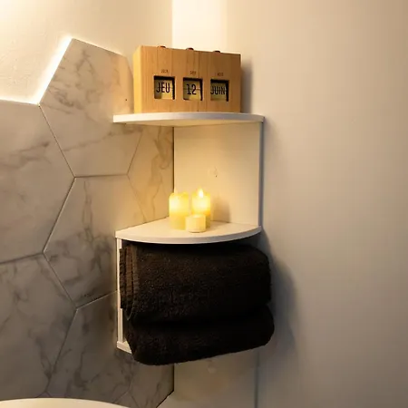 Privatif Pres De Jacuzzi Sauna 아파트 *